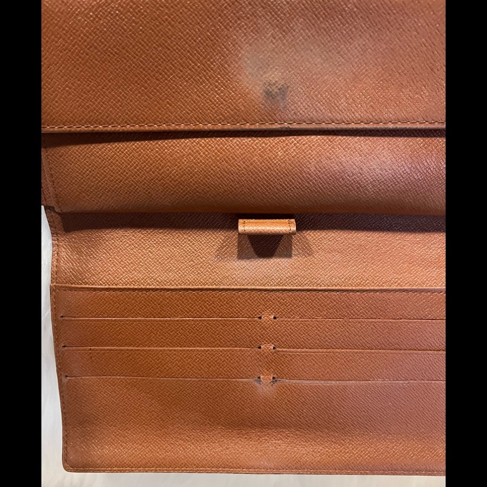 Louis Vuitton Monogram International Wallet - Picture 11 of 15